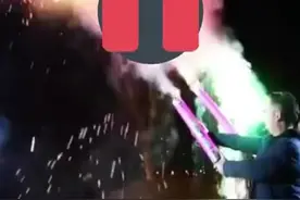 网红烟花“加特林”威力多大？能手持燃放吗？看看这个视频图片