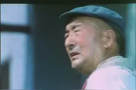 生财有道：老头买了个拖拉机，这家伙羡慕嫉妒，不叫家人去看！视频封面