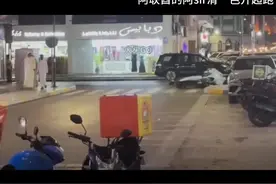 为什么阿联酋的阿sir清一色要开超跑巡逻#莱肯 #超跑 #警车