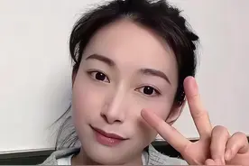 10万的燃油车，可选越来越多，开个十几年是一点问题都没有，也不用太担心停产，大厂配件会有的#吉利星越l @DOU+小助手 