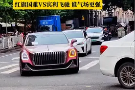 广州路上惊现国雅 当国雅遇上宾利飞驰 看看谁气场更胜一筹