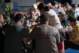 水库泄洪女子邀20余村民进家避难：自家地势高，一起吃住5天图片