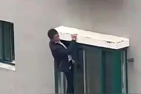 家里有小孩子的一定一定不能离开视线！！图片