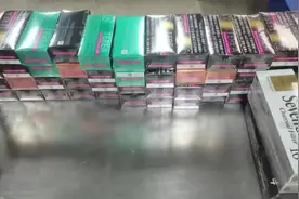 石家庄：一入境旅客携带52条香烟及加热卷烟被查图片