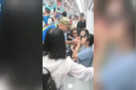 老人强行要求女子让座，遭拒后袭扰对方？警方：65岁男子叶某某被拘！图片