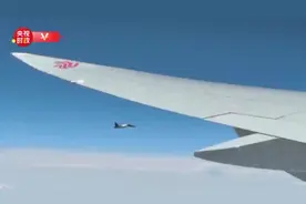 独家视频丨哈萨克斯坦战机为习近平主席专机护航图片