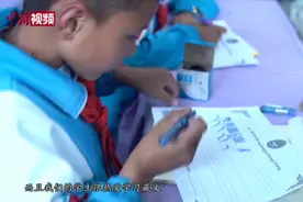 探访西藏加查县中小学藏文书法兴趣班图片